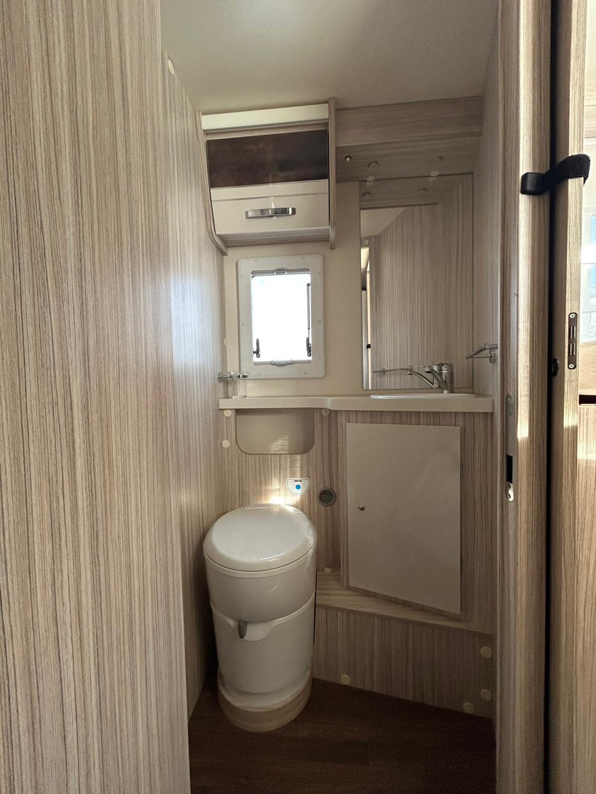 Elnagh magnum 530_camper motorhome (13)