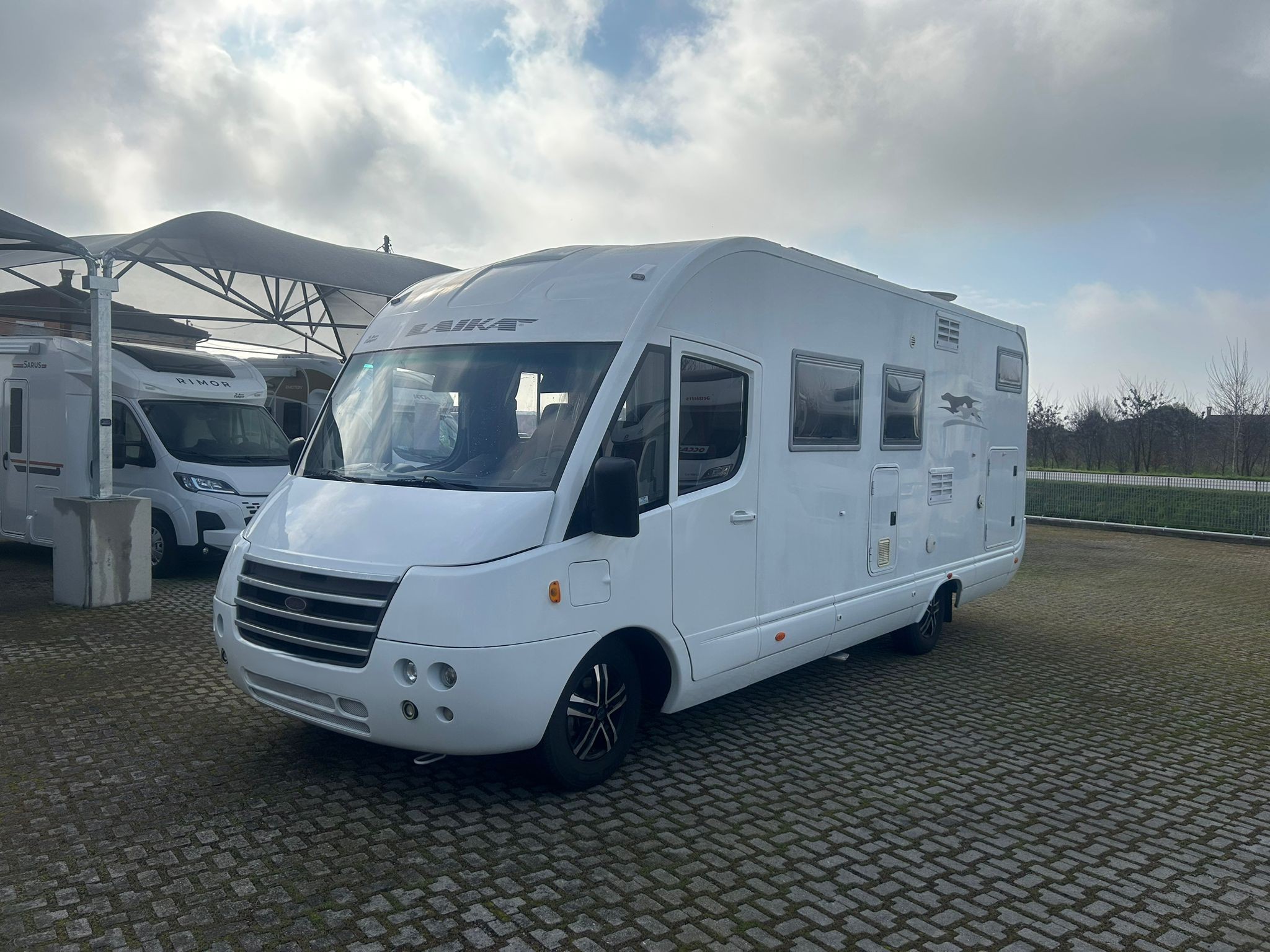 Laika Ecovip H722 (1)